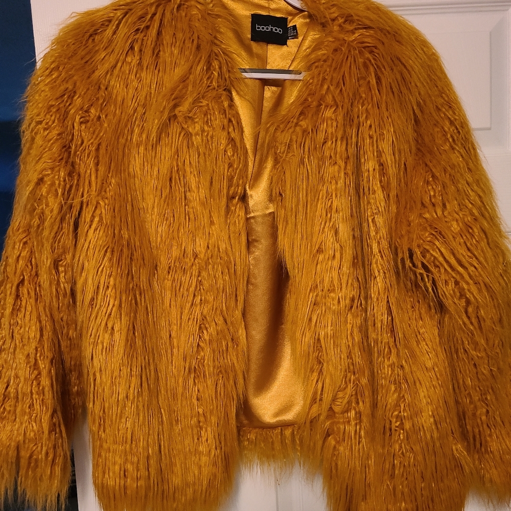 Boohoo Shaggy/ FauxFur Yellow Jackect Size UK 16 US 12